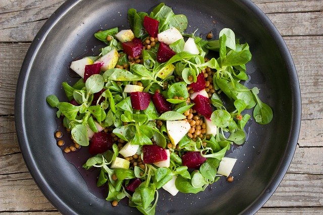 Salad leaves, pear, lentils and beetroots